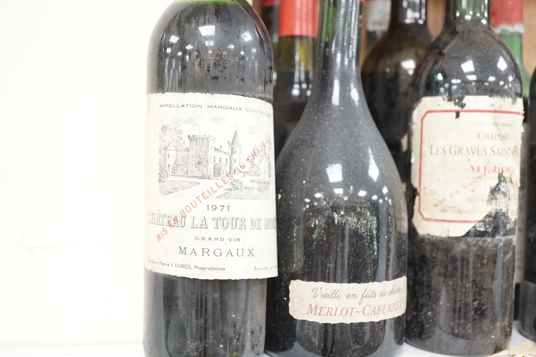 10 bottles of Claret to include Chateau La Tour Margaux 1971, Les Terrasses Occitanes Fitou 2003, J.P. Chenet Vieilli en Fûts de Chêne Merlot-Cabernet, Chateau Les Ormes De Pez 1971x2, Chateau Les Graves Saint-Hilaire Me